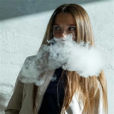 Какви са някои полезни и евтини електронни цигари?